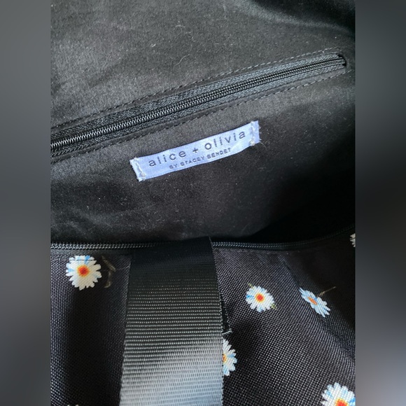 Alice + Olivia daisy print duffel bag | travel | luggage | weekender - Picture 5 of 5
